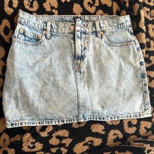 Gap mini skirt light vintage wash size 28